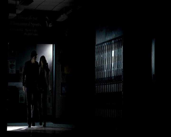 VampireDiariesWorld-dot-org_4x22TheWalkingDead0720.jpg