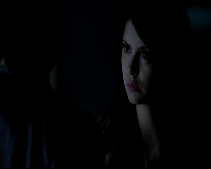 VampireDiariesWorld-dot-org_4x22TheWalkingDead0722.jpg