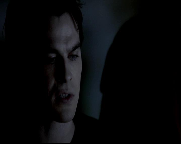 VampireDiariesWorld-dot-org_4x22TheWalkingDead0726.jpg