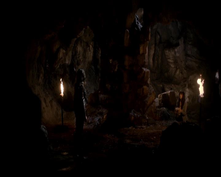VampireDiariesWorld-dot-org_4x22TheWalkingDead0810.jpg