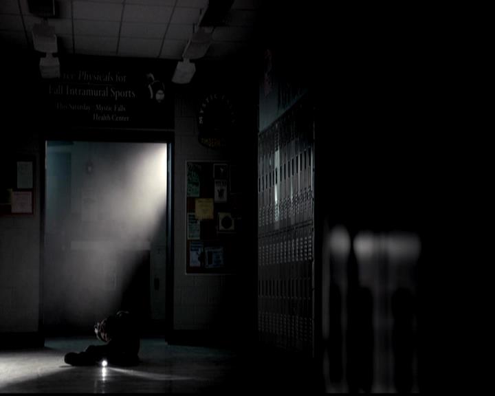VampireDiariesWorld-dot-org_4x22TheWalkingDead0824.jpg