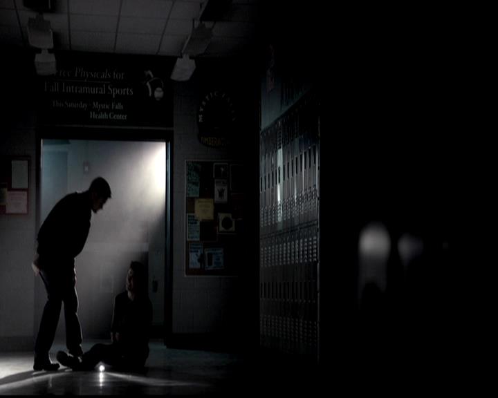 VampireDiariesWorld-dot-org_4x22TheWalkingDead0839.jpg
