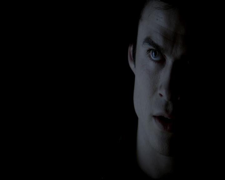 VampireDiariesWorld-dot-org_4x22TheWalkingDead0853.jpg