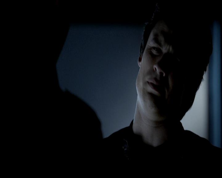 VampireDiariesWorld-dot-org_4x22TheWalkingDead0860.jpg