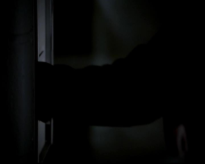 VampireDiariesWorld-dot-org_4x22TheWalkingDead0867.jpg