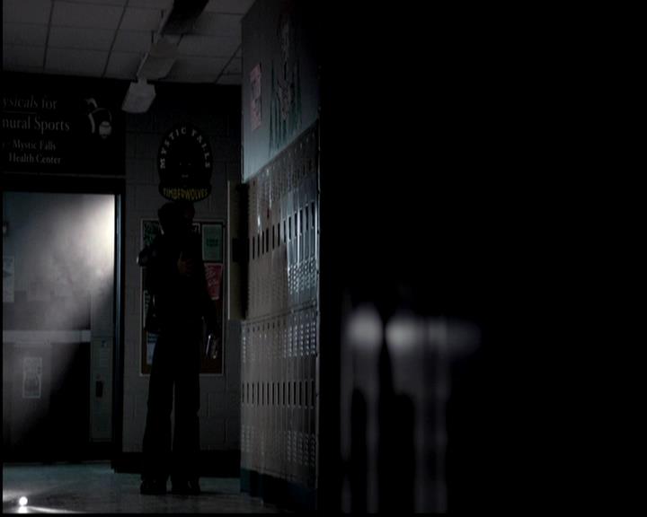VampireDiariesWorld-dot-org_4x22TheWalkingDead0876.jpg