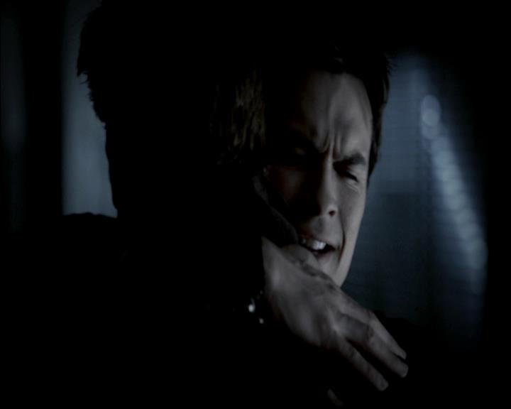 VampireDiariesWorld-dot-org_4x22TheWalkingDead0877.jpg
