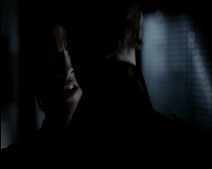 VampireDiariesWorld-dot-org_4x22TheWalkingDead0879.jpg