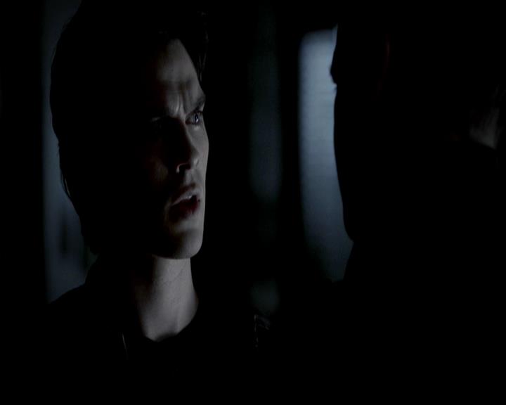 VampireDiariesWorld-dot-org_4x22TheWalkingDead0890.jpg