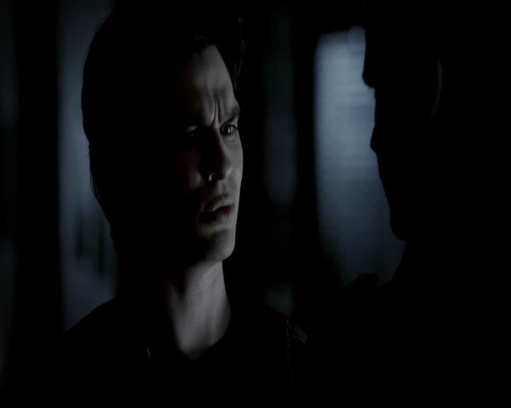 VampireDiariesWorld-dot-org_4x22TheWalkingDead0895.jpg