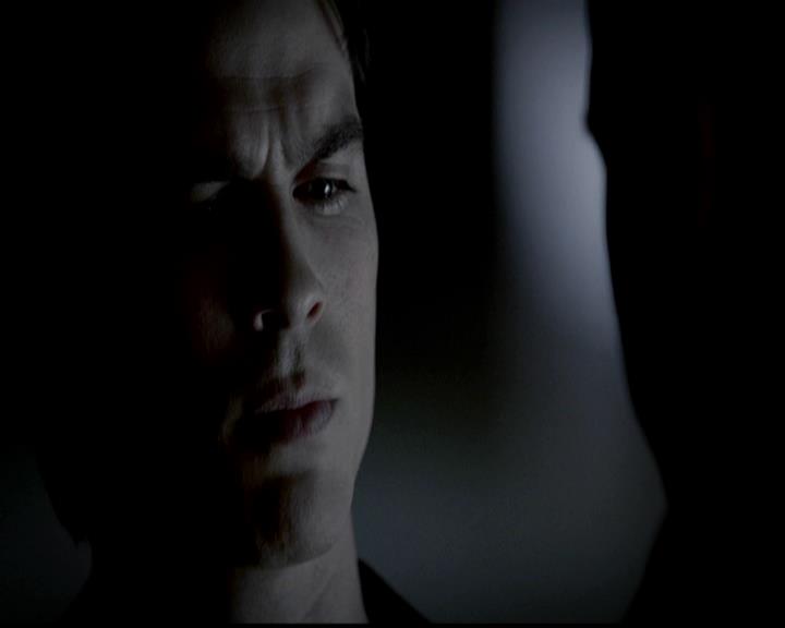 VampireDiariesWorld-dot-org_4x22TheWalkingDead0904.jpg