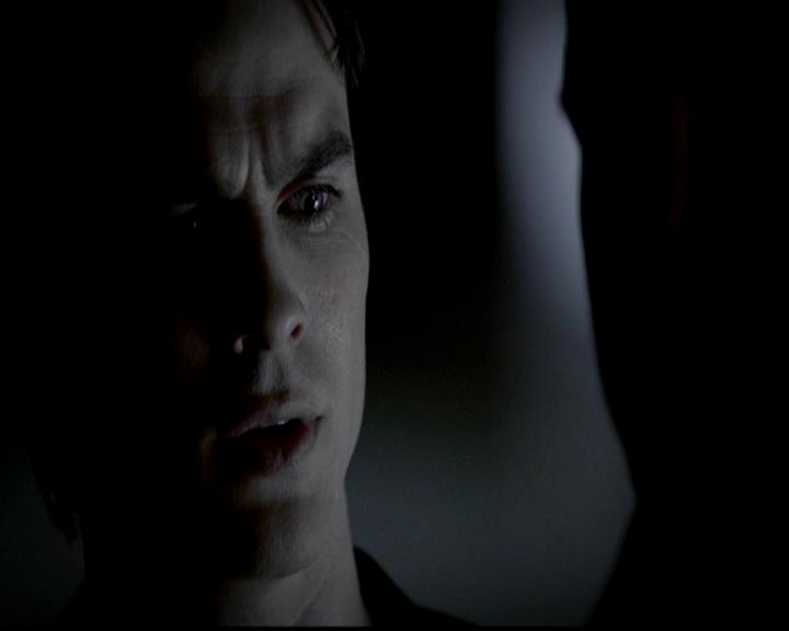 VampireDiariesWorld-dot-org_4x22TheWalkingDead0905.jpg