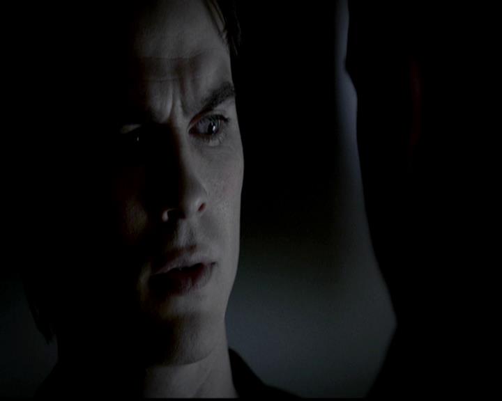 VampireDiariesWorld-dot-org_4x22TheWalkingDead0906.jpg