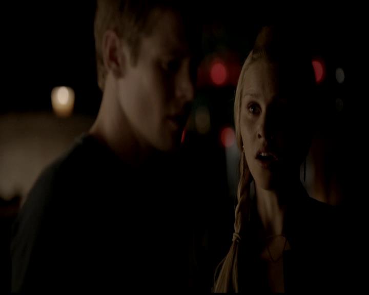 VampireDiariesWorld-dot-org_4x22TheWalkingDead0944.jpg
