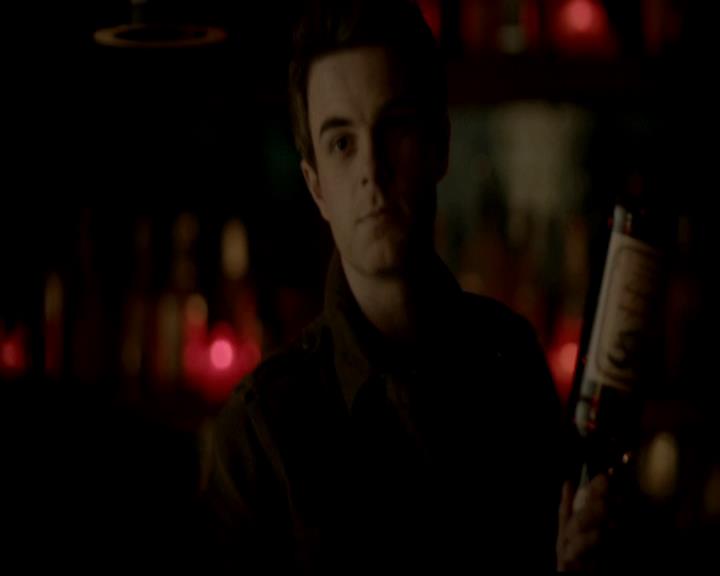VampireDiariesWorld-dot-org_4x22TheWalkingDead0958.jpg