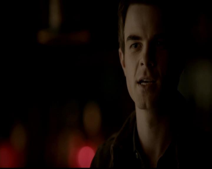 VampireDiariesWorld-dot-org_4x22TheWalkingDead0984.jpg