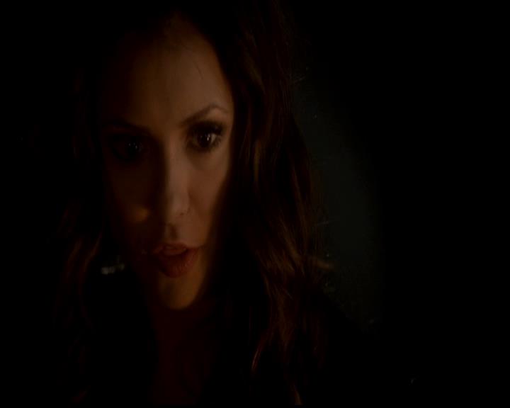 VampireDiariesWorld-dot-org_4x22TheWalkingDead1033.jpg