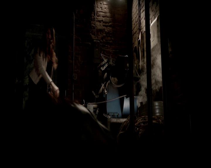 VampireDiariesWorld-dot-org_4x22TheWalkingDead1075.jpg