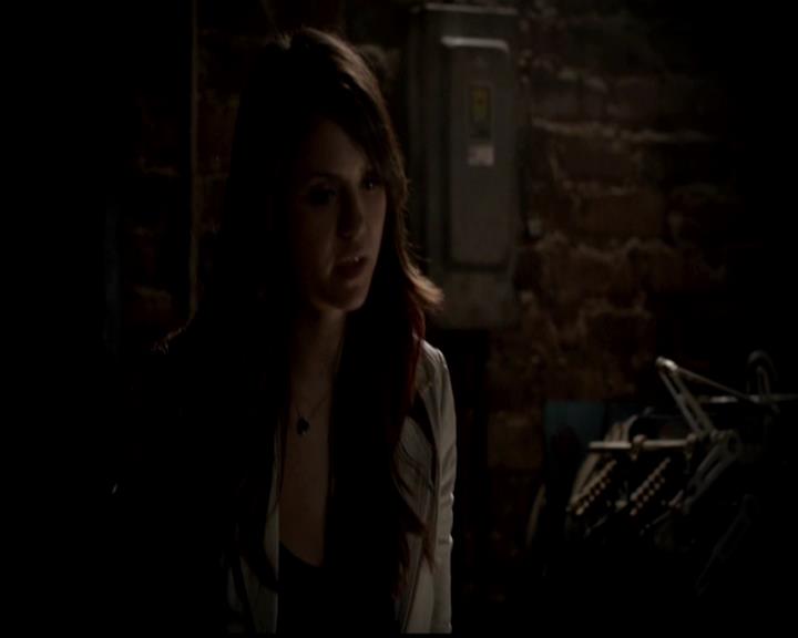 VampireDiariesWorld-dot-org_4x22TheWalkingDead1081.jpg