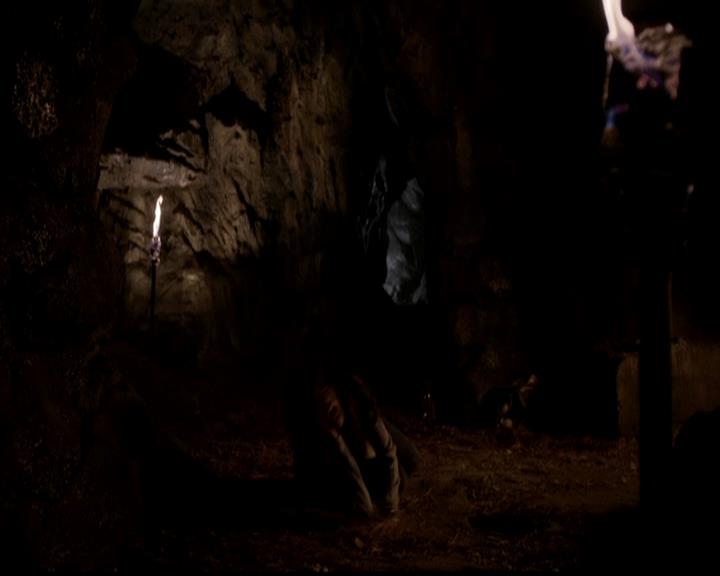 VampireDiariesWorld-dot-org_4x22TheWalkingDead1087.jpg