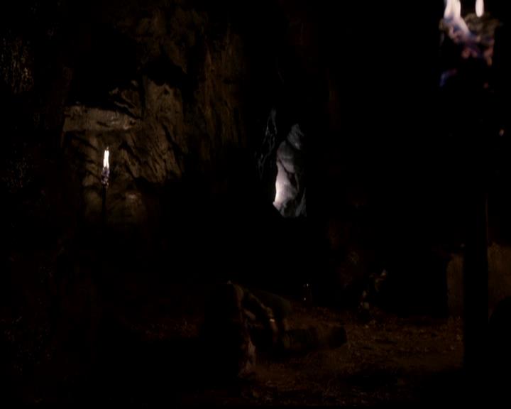 VampireDiariesWorld-dot-org_4x22TheWalkingDead1088.jpg