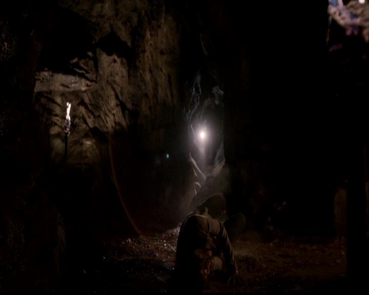 VampireDiariesWorld-dot-org_4x22TheWalkingDead1090.jpg