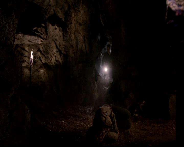 VampireDiariesWorld-dot-org_4x22TheWalkingDead1091.jpg
