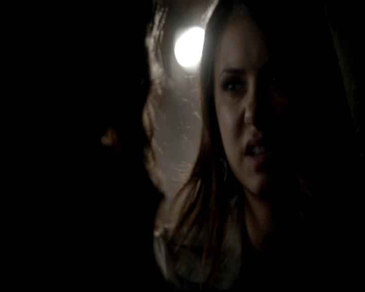 VampireDiariesWorld-dot-org_4x22TheWalkingDead1109.jpg