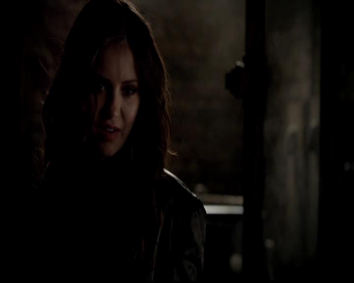VampireDiariesWorld-dot-org_4x22TheWalkingDead1115.jpg