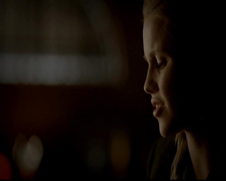 VampireDiariesWorld-dot-org_4x22TheWalkingDead1127.jpg
