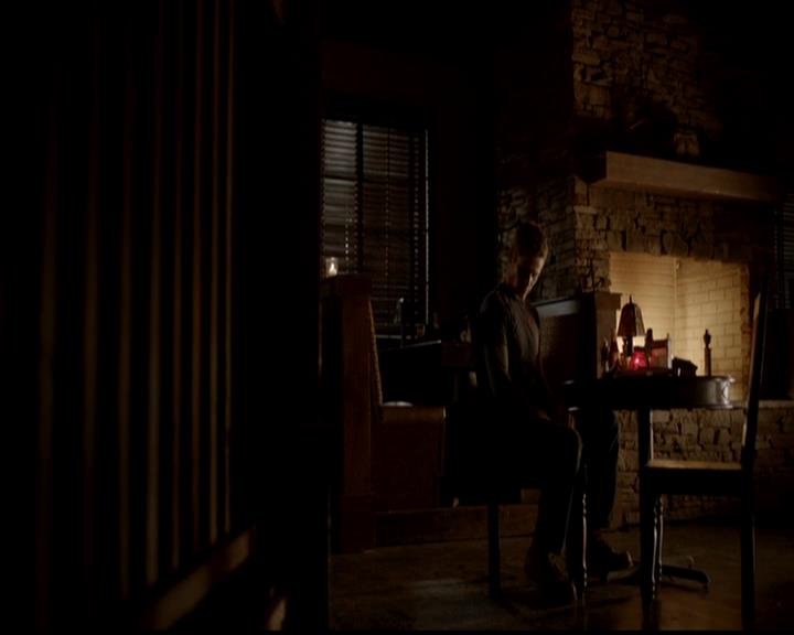 VampireDiariesWorld-dot-org_4x22TheWalkingDead1157.jpg