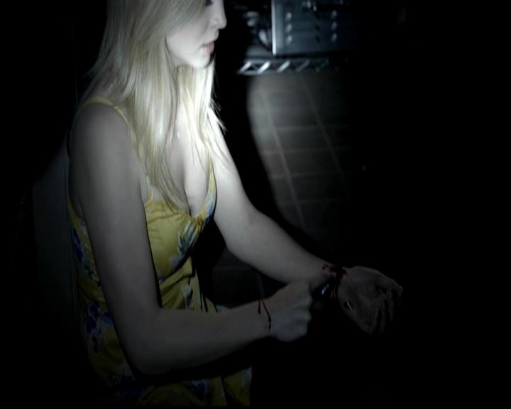 VampireDiariesWorld-dot-org_4x22TheWalkingDead1173.jpg