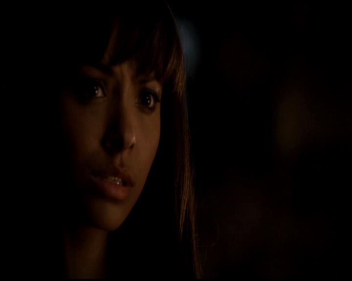 VampireDiariesWorld-dot-org_4x22TheWalkingDead1193.jpg