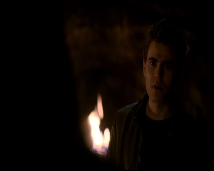 VampireDiariesWorld-dot-org_4x22TheWalkingDead1215.jpg