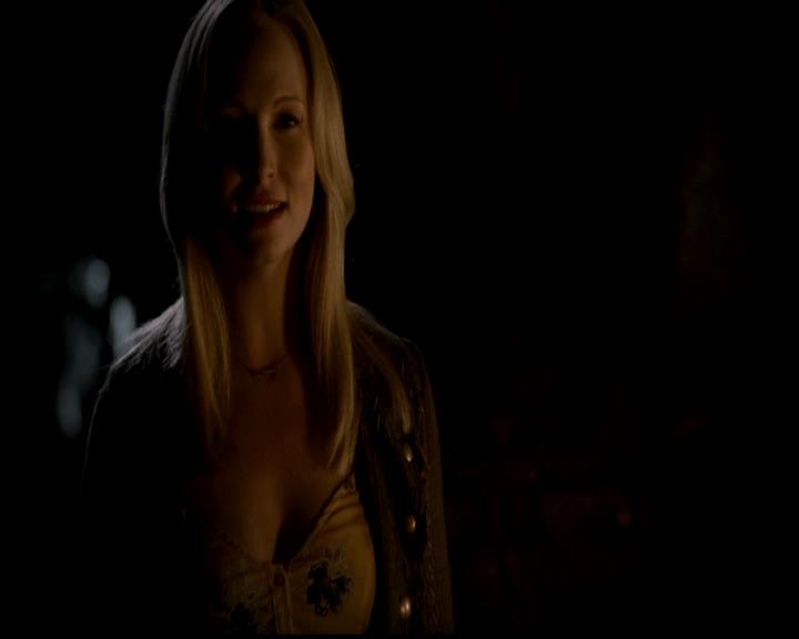 VampireDiariesWorld-dot-org_4x22TheWalkingDead1222.jpg