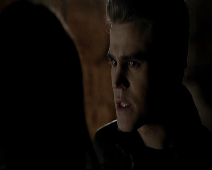 VampireDiariesWorld-dot-org_4x22TheWalkingDead1292.jpg