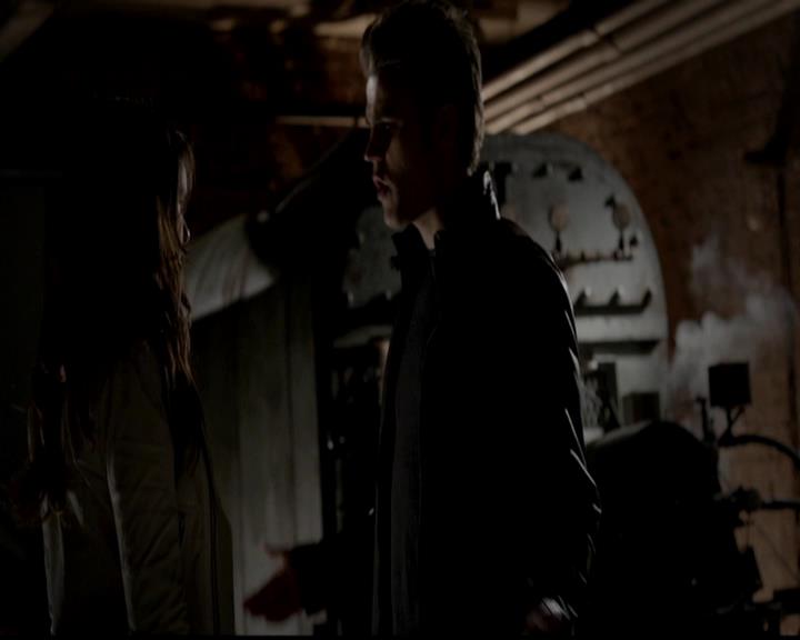 VampireDiariesWorld-dot-org_4x22TheWalkingDead1295.jpg