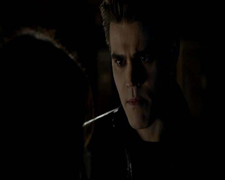 VampireDiariesWorld-dot-org_4x22TheWalkingDead1300.jpg