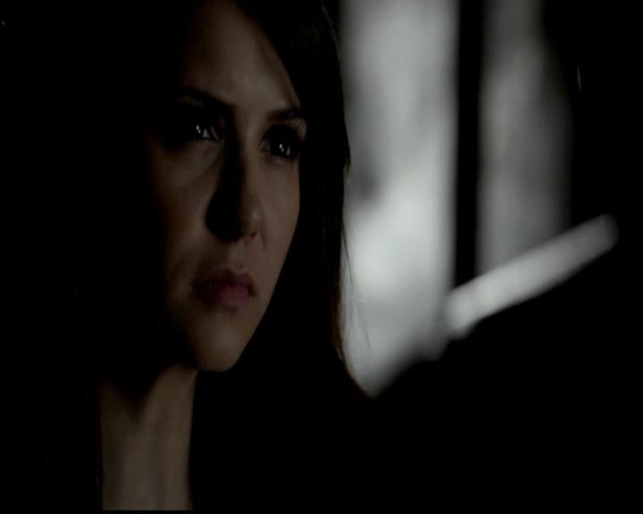 VampireDiariesWorld-dot-org_4x22TheWalkingDead1302.jpg