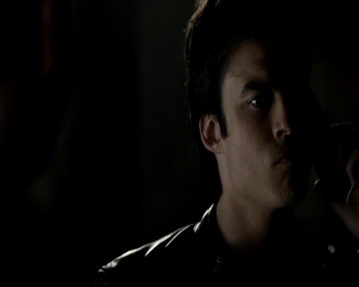 VampireDiariesWorld-dot-org_4x22TheWalkingDead1358.jpg
