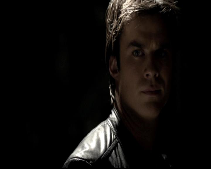 VampireDiariesWorld-dot-org_4x22TheWalkingDead1382.jpg