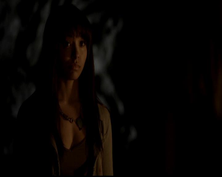 VampireDiariesWorld-dot-org_4x22TheWalkingDead1442.jpg