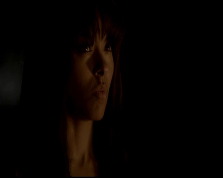 VampireDiariesWorld-dot-org_4x22TheWalkingDead1463.jpg