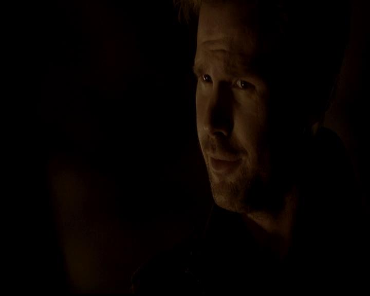 VampireDiariesWorld-dot-org_4x22TheWalkingDead1468.jpg