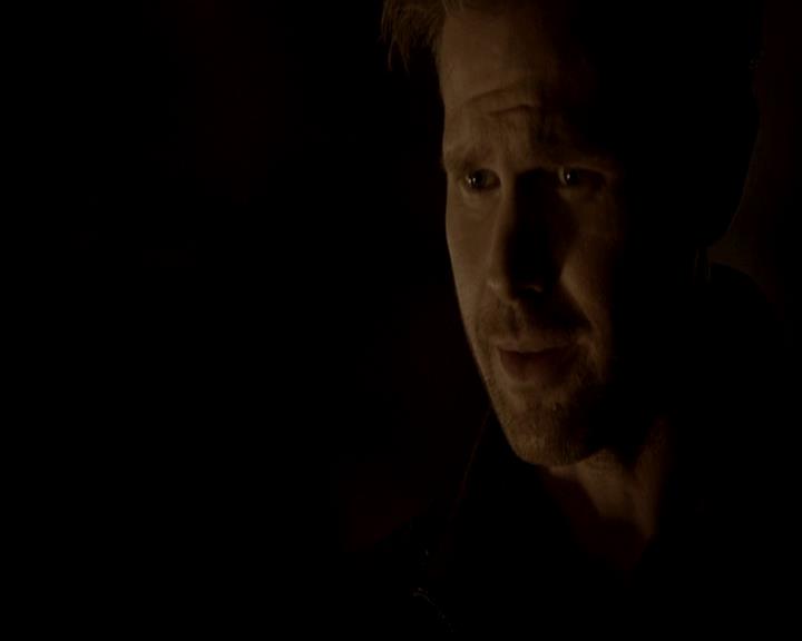 VampireDiariesWorld-dot-org_4x22TheWalkingDead1469.jpg