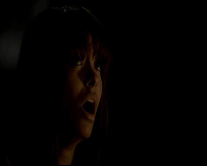VampireDiariesWorld-dot-org_4x22TheWalkingDead1472.jpg
