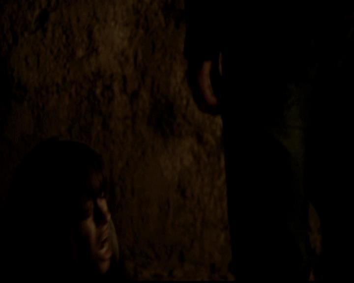 VampireDiariesWorld-dot-org_4x22TheWalkingDead1476.jpg