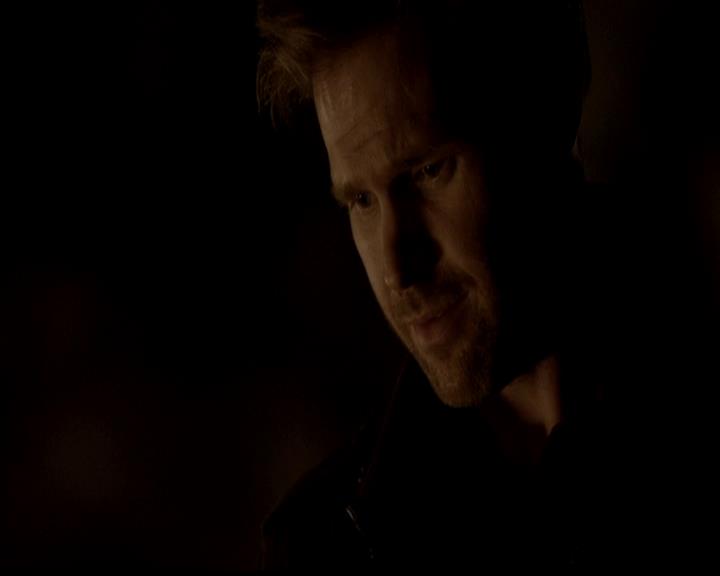 VampireDiariesWorld-dot-org_4x22TheWalkingDead1478.jpg