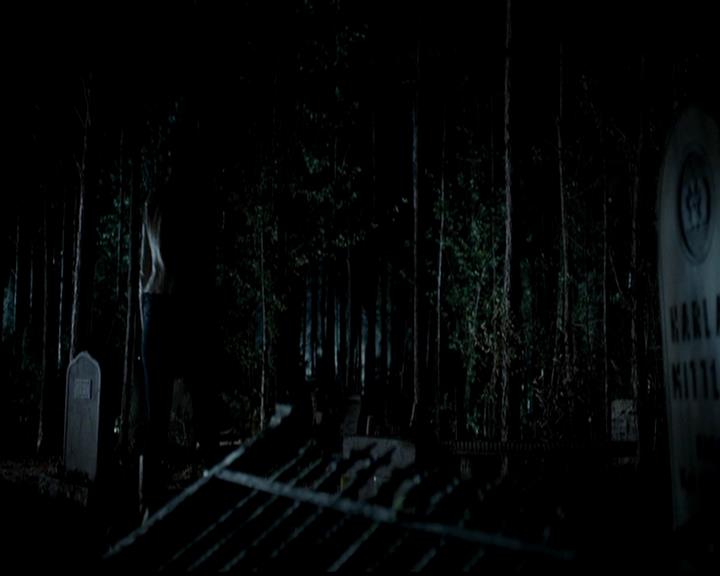 VampireDiariesWorld-dot-org_4x22TheWalkingDead1488.jpg
