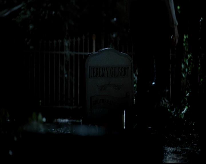 VampireDiariesWorld-dot-org_4x22TheWalkingDead1494.jpg